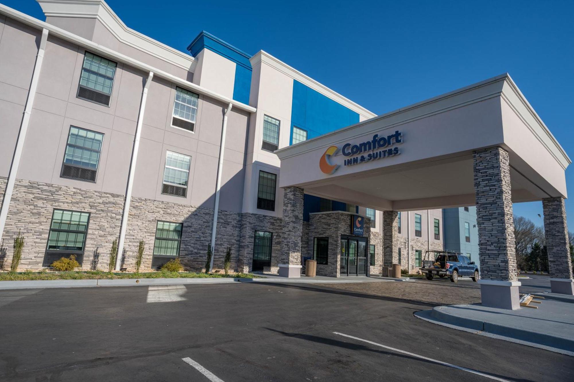 Comfort Inn & Suites River City Decatur Exterior photo