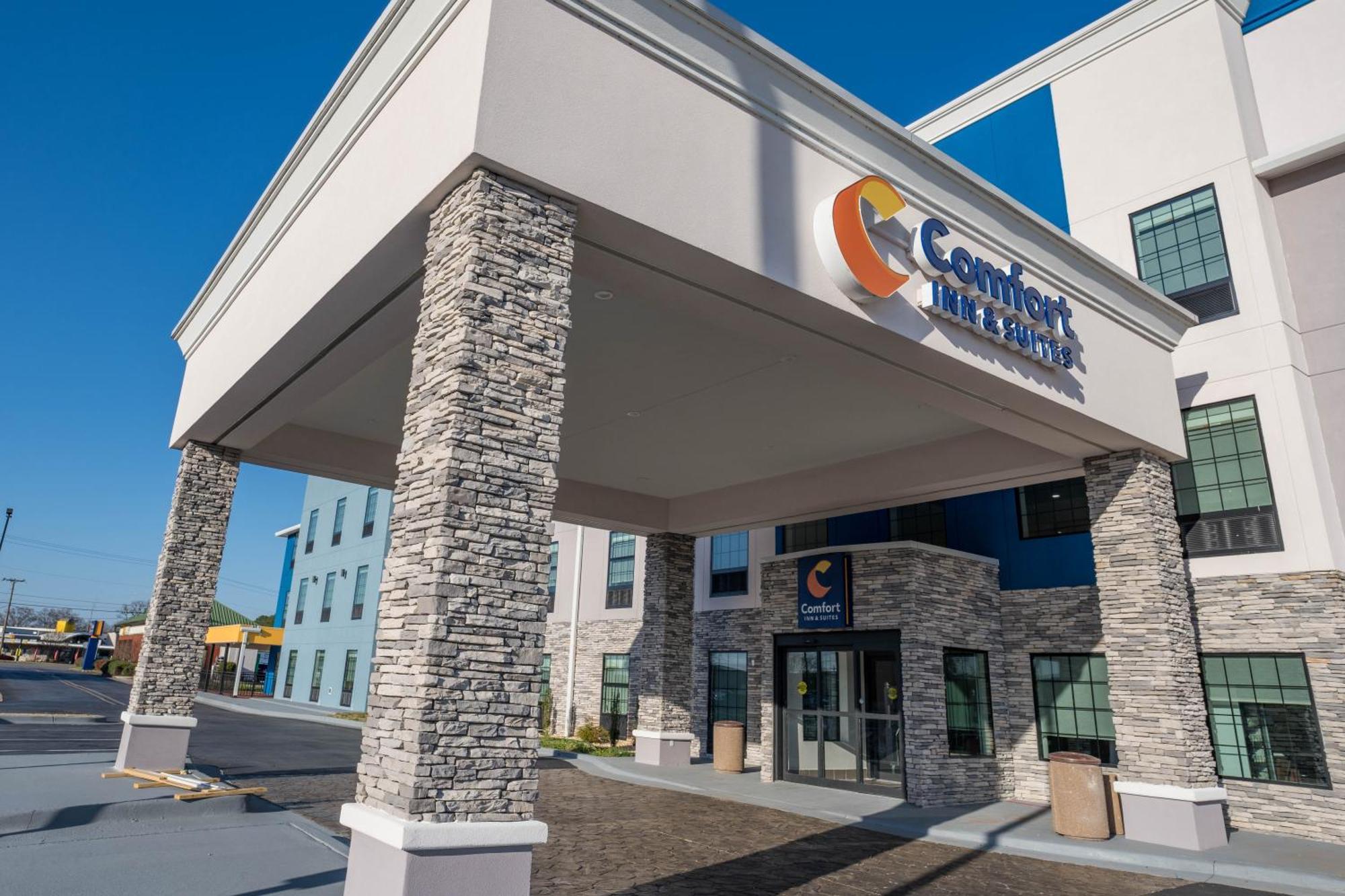 Comfort Inn & Suites River City Decatur Exterior photo